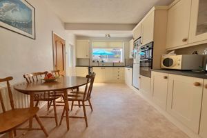 17' Kitchen/Breakfast Room- click for photo gallery